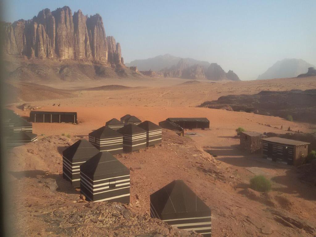 Wadi Rum Quiet Village Camp Luaran gambar