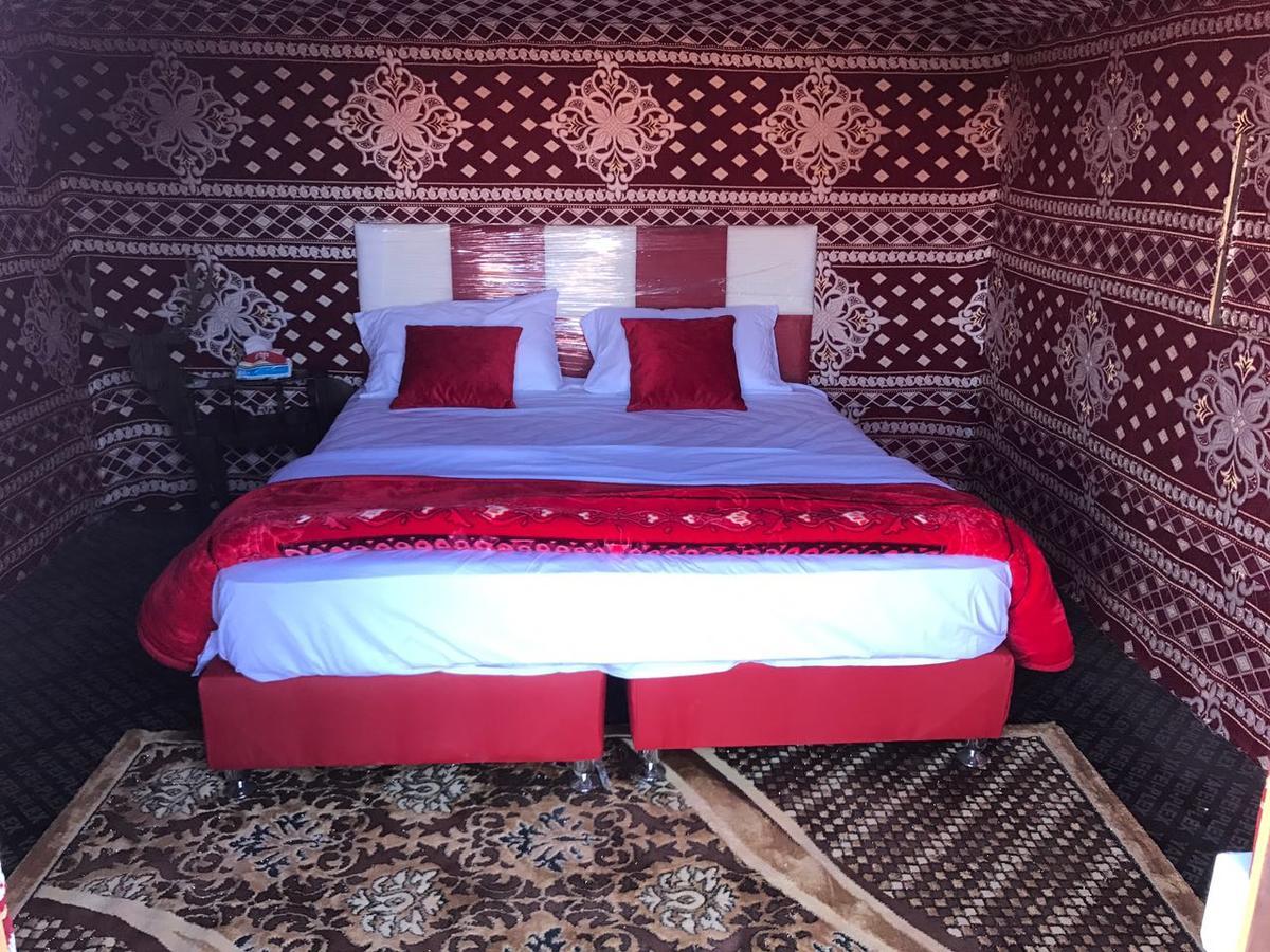 Wadi Rum Quiet Village Camp Bilik gambar